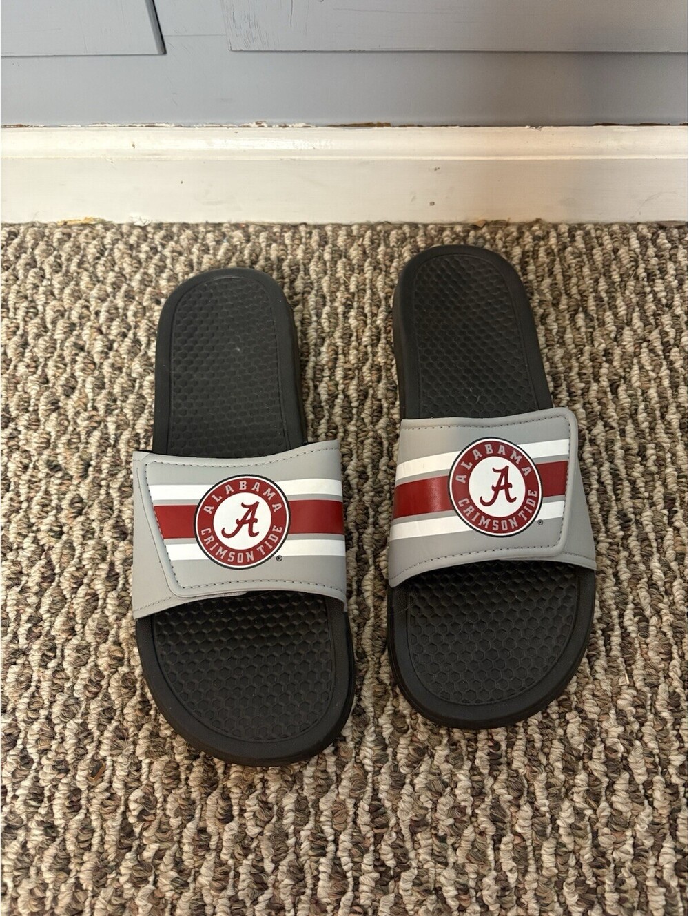 Alabama Crimson Tide Team Issued Slides Size Large 11-12